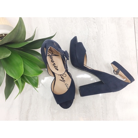 Block-Heel Platform Sandals - Picture 3 of 9